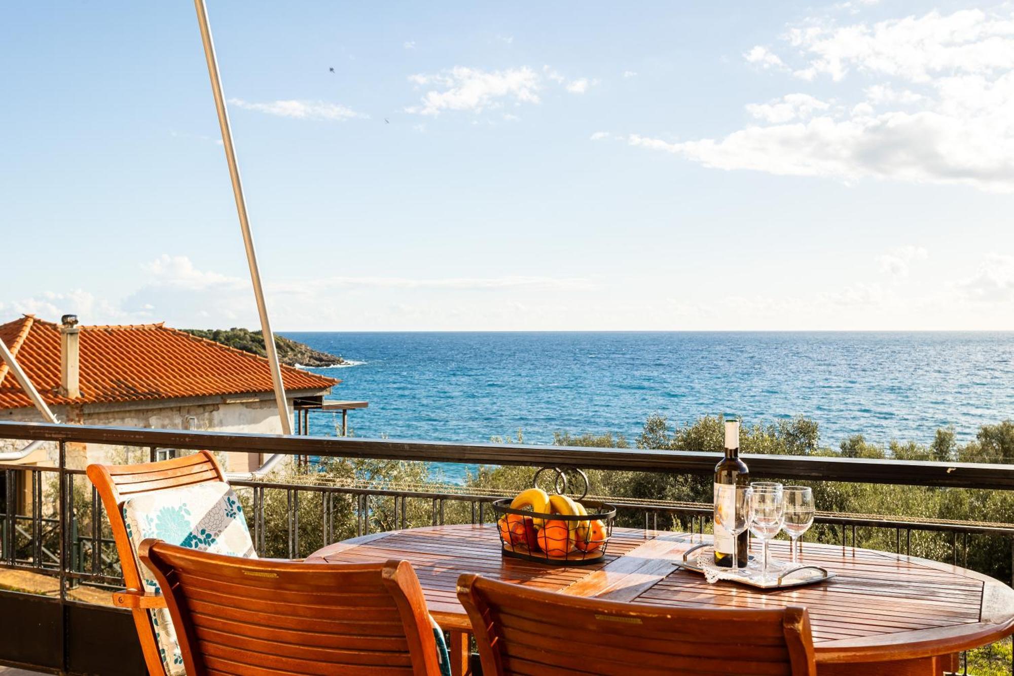 Sunset Serenity - Kardamili Seaside Getaway Exterior foto